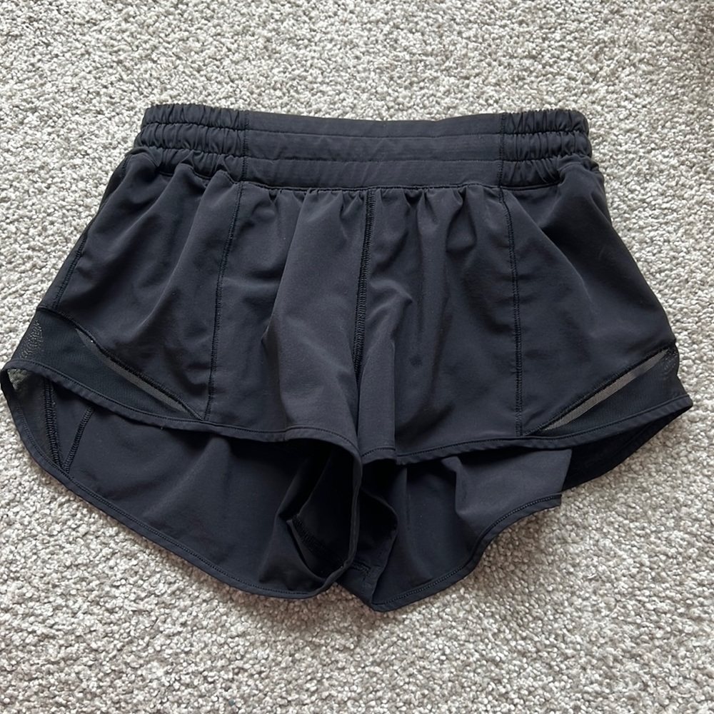 PERFECT CONDITION hotty hot lululemon shorts - Picture 1 of 7